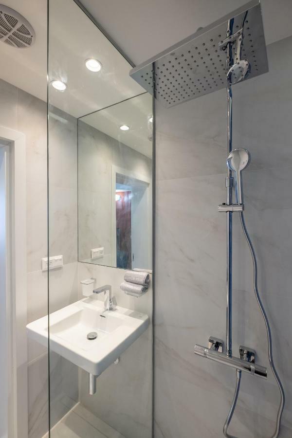 Vitosha Blvd 3-Bedroom, 2-Bathroom Lux Suite Sofia Extérieur photo